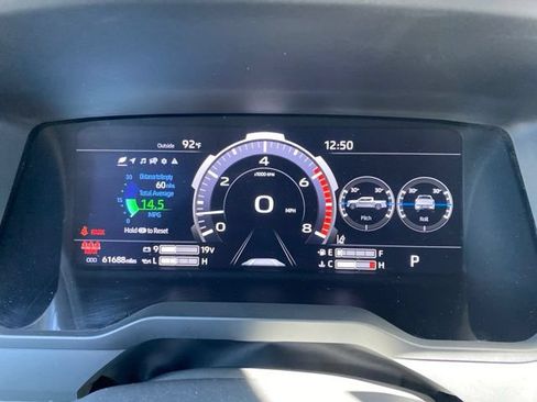 Used 2023 Toyota Tundra Platinum AWD/4WD image 6