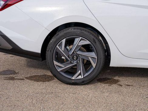 New 2025 Hyundai Elantra Sport image 10