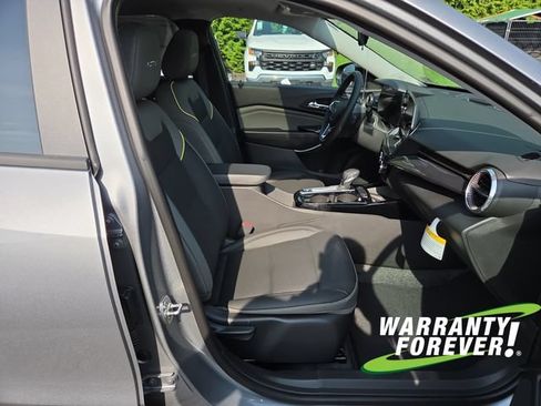 New 2026 Chevrolet Trax ACTIV w/ Sunroof Package FWD image 15