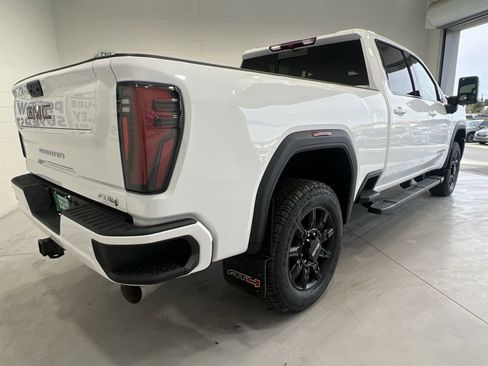 Used 2024 GMC Sierra 3500 AT4 w/ AT4 Preferred Package image 8