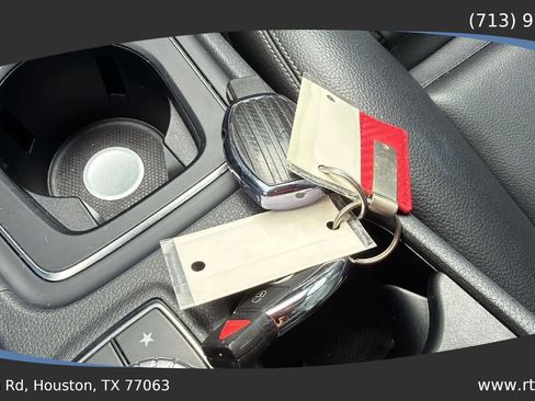 Used 2018 Mercedes-Benz GLA 250 image 48