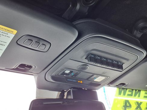 Used 2022 Ford Bronco Badlands image 16