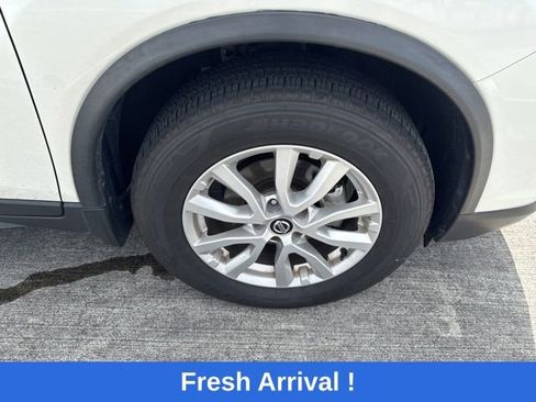 Used 2020 Nissan Rogue SV image 19