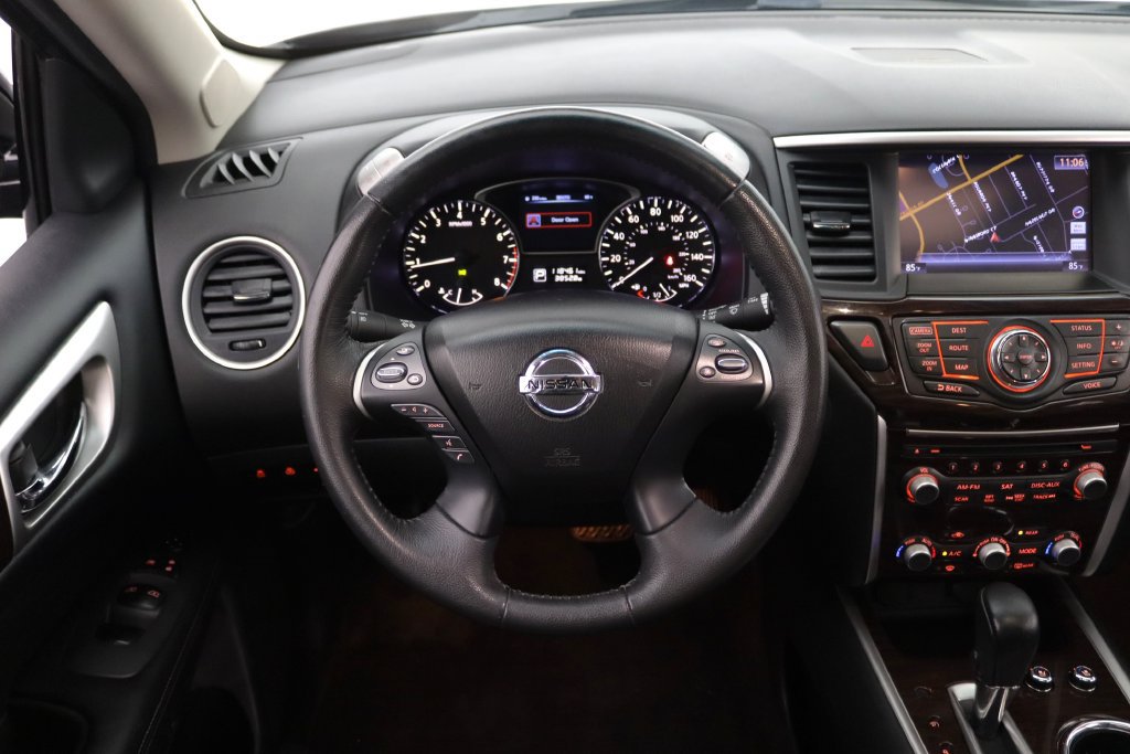 Used 2014 Nissan Pathfinder Platinum w/ Platinum Premium Package AWD/4WD image 18