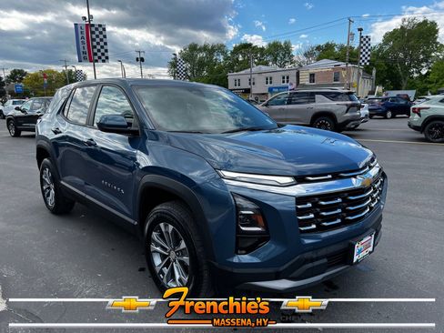 Used 2025 Chevrolet Equinox LT FWD image 3
