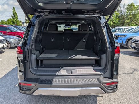 Certified 2025 Lexus LX 700h Overtrail AWD/4WD image 14