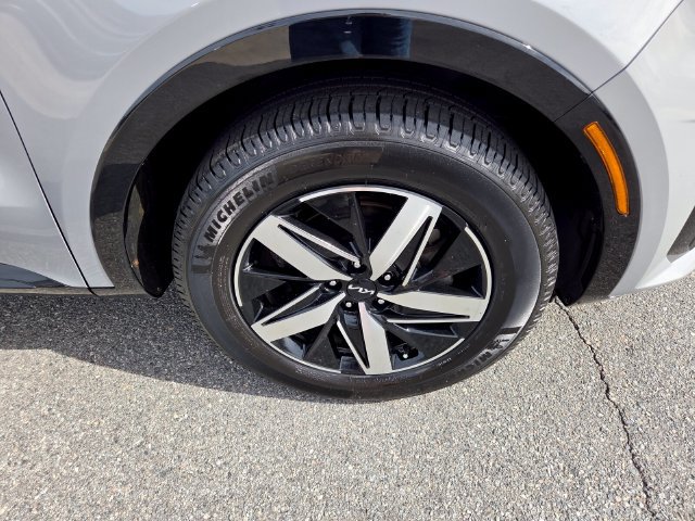 Used 2023 Kia Sorento EX w/ Panoramic Sunroof Package FWD image 14