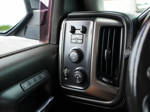 Used 2018 Chevrolet Silverado 1500 High Country AWD/4WD image 32