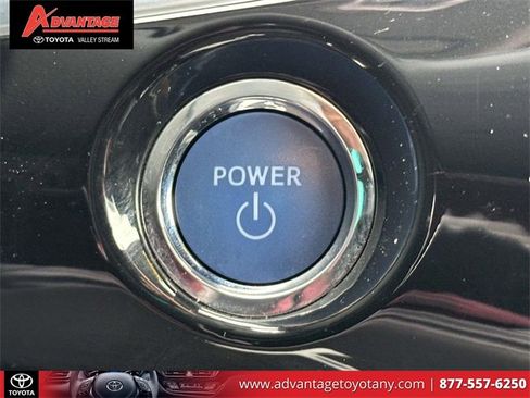 Used 2022 Toyota Prius Prime XLE image 32