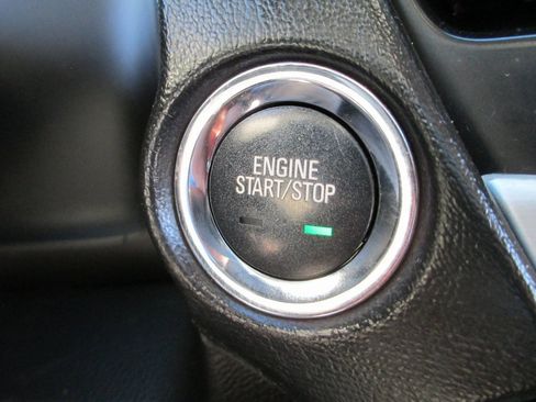 Used 2018 GMC Yukon SLT w/ Premium Edition image 32