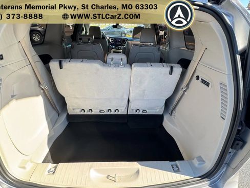 Used 2020 Chrysler Pacifica Limited FWD image 15