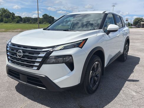 Certified 2025 Nissan Rogue SV FWD image 7
