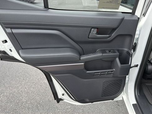 New 2026 Toyota 4Runner SR5 AWD/4WD image 17