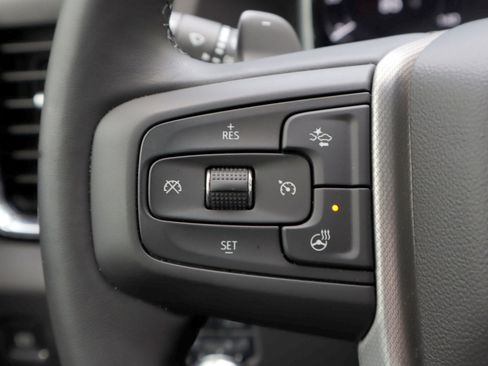 Used 2025 GMC Sierra 1500 Denali w/ Technology Package AWD/4WD image 19