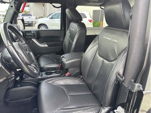 Used 2017 Jeep Wrangler Rubicon w/ Power Convenience Group AWD/4WD image 17