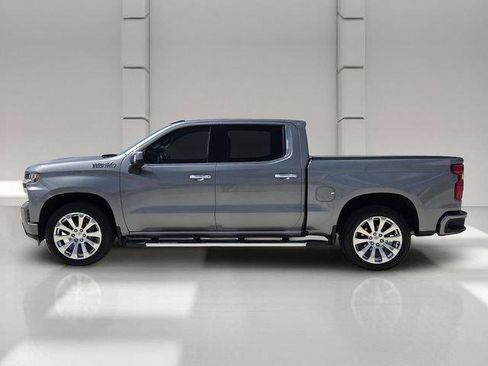 Used 2019 Chevrolet Silverado 1500 High Country w/ Technology Package AWD/4WD image 2