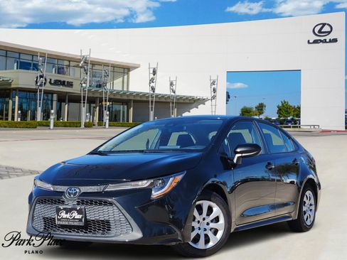 Used 2022 Toyota Corolla LE image 1