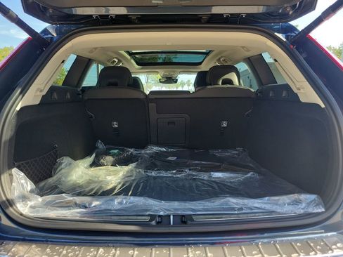 New 2026 Volvo V60 B5 Cross Country Plus w/ Protection Package Premier AWD/4WD image 4
