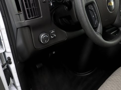 Used 2024 Chevrolet Express 3500 LS image 21