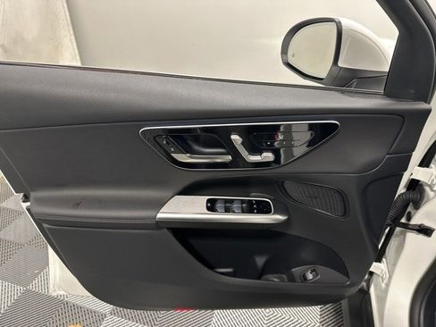 Used 2025 Mercedes-Benz GLC 300 4MATIC image 15