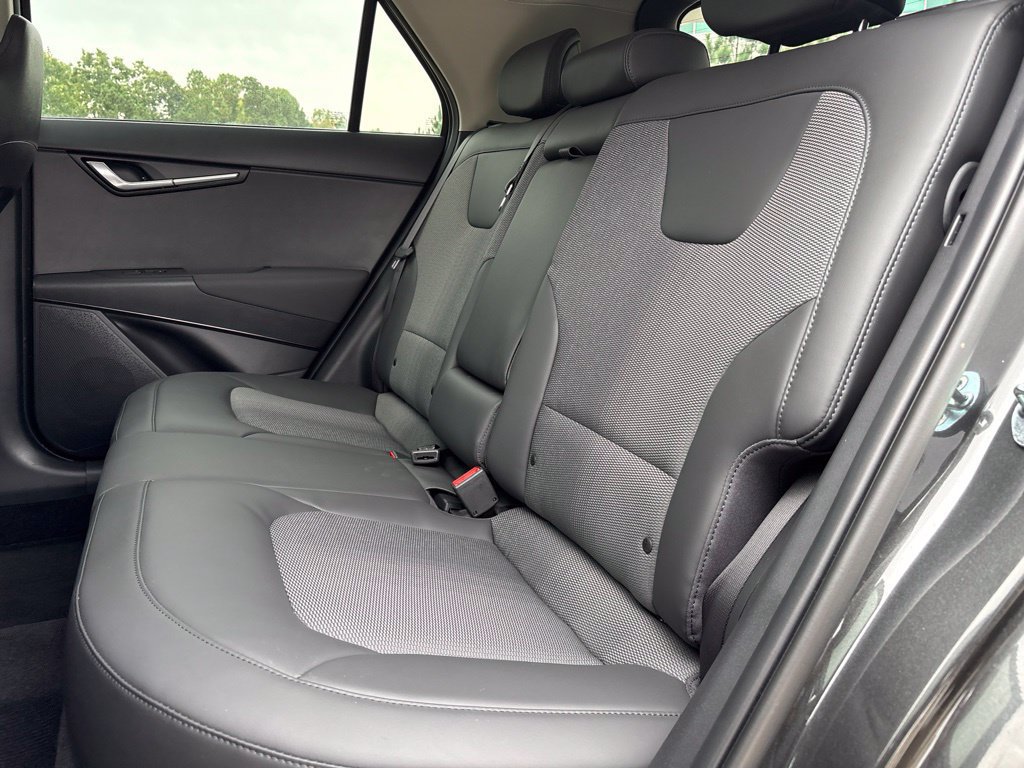 Used 2023 Kia Niro EX FWD image 14