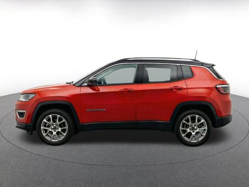 Used 2025 Jeep Compass Limited AWD/4WD image 4