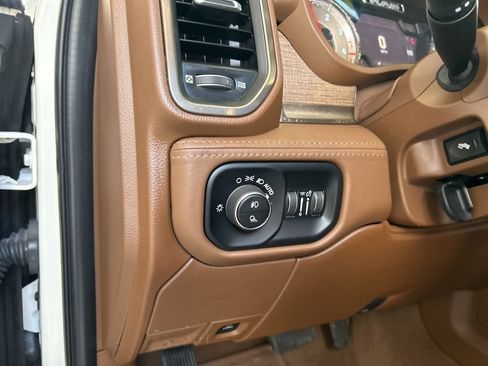 Used 2022 RAM 3500 Limited AWD/4WD image 46