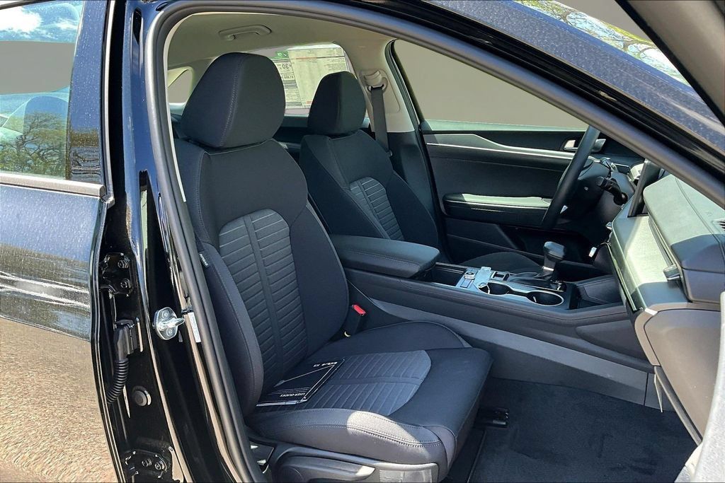 New 2026 Kia K5 LXS FWD image 10