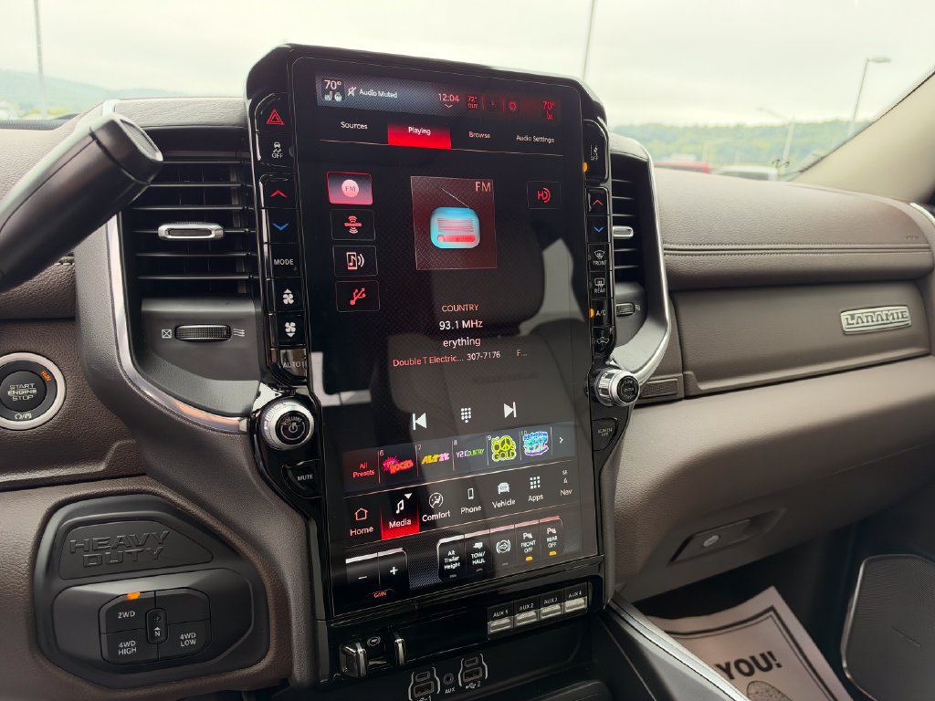 Used 2025 RAM 2500 Laramie AWD/4WD image 13
