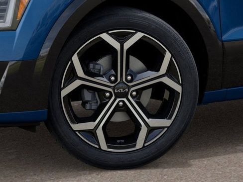 New 2025 Kia Niro EX Touring image 9