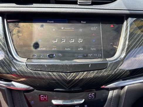 Used 2022 Cadillac XT6 Premium Luxury w/ Technology Package AWD/4WD image 45