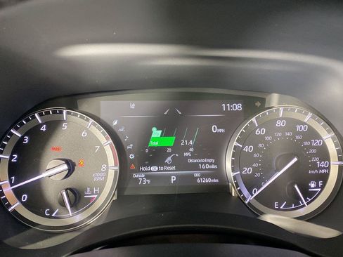 Used 2022 Toyota Highlander XSE AWD/4WD image 12