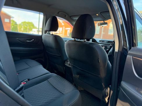 Used 2018 Nissan Rogue S AWD/4WD image 13