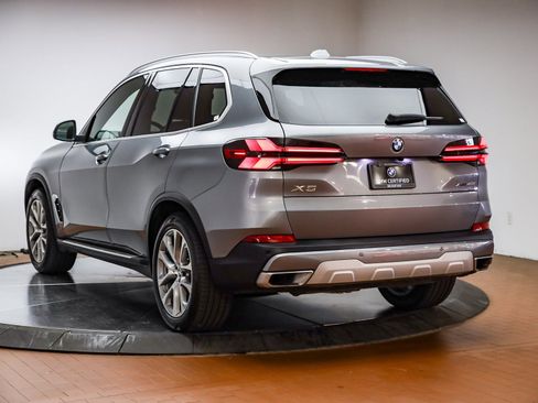 Certified 2025 BMW X5 xDrive40i image 9