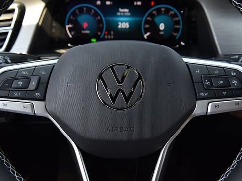 New 2026 Volkswagen Atlas Cross Sport SE AWD/4WD image 17