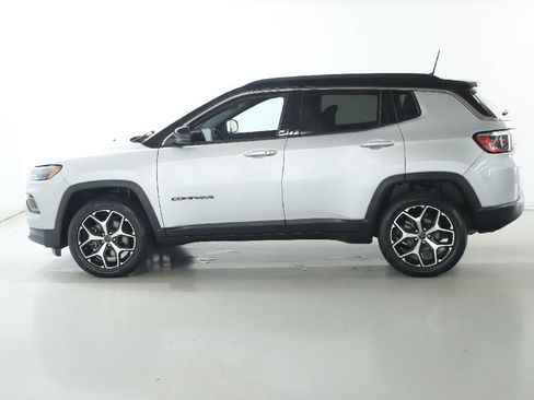 Used 2025 Jeep Compass Limited AWD/4WD image 38