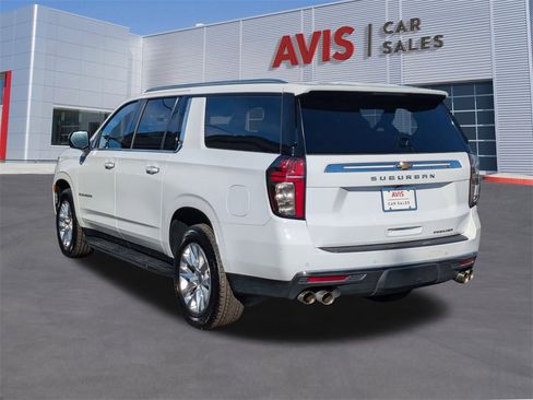 Used 2023 Chevrolet Suburban Premier image 9
