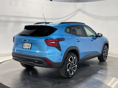 Used 2025 Chevrolet Trax RS FWD image 11