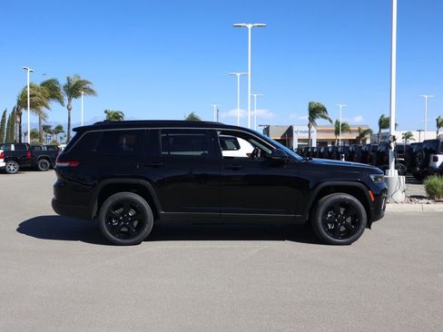 New 2026 Jeep Grand Cherokee L Limited w/ Limited Altitude Package image 3