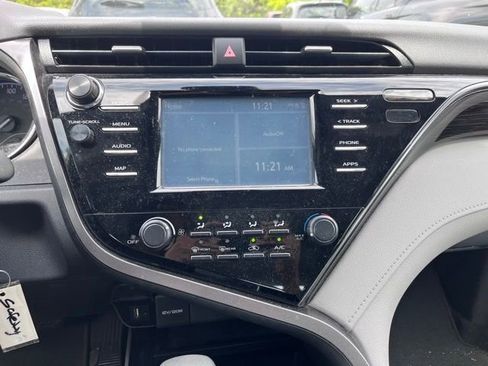 Used 2019 Toyota Camry LE FWD image 10