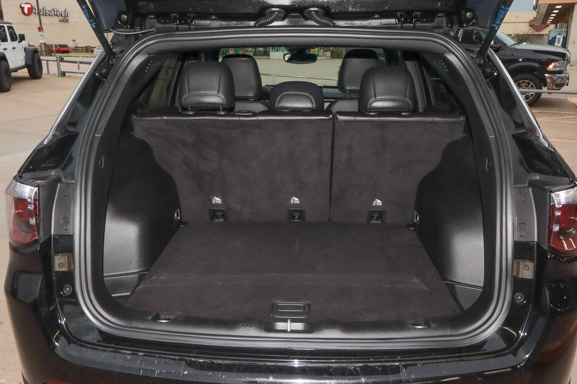 Used 2024 Jeep Compass Latitude AWD/4WD image 9