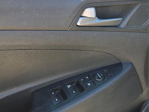 Used 2018 Hyundai Tucson SE w/ Cargo Package image 21