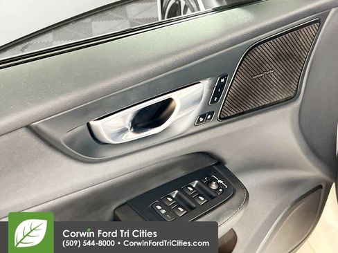 Used 2024 Volvo S60 B5 Plus image 11