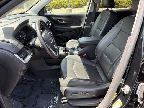 Used 2022 GMC Terrain SLT w/ Tech Package AWD/4WD image 9