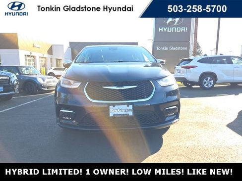 Used 2023 Chrysler Pacifica Limited image 4