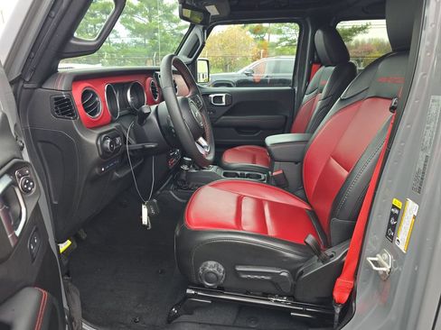 Used 2023 Jeep Wrangler Unlimited Rubicon 4xe AWD/4WD image 5