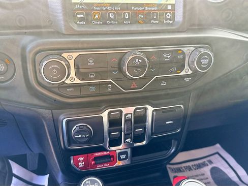 Used 2021 Jeep Wrangler Unlimited Rubicon 4xe image 17