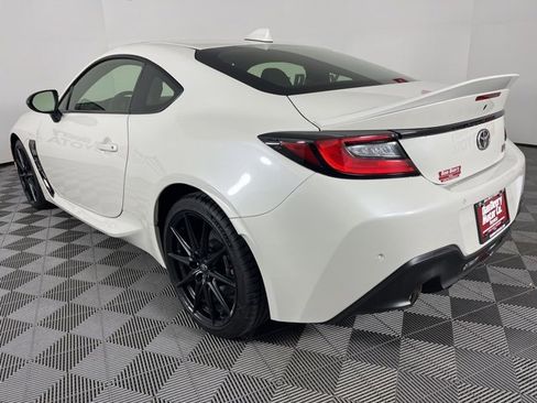 Used 2025 Toyota GR86 Premium image 17