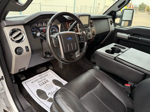 Used 2015 Ford F350 Lariat w/ Lariat Interior Package image 15