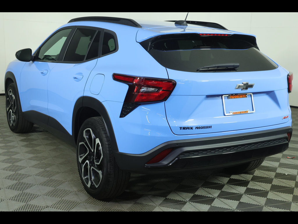 Used 2024 Chevrolet Trax RS w/ Sunroof Package FWD image 15